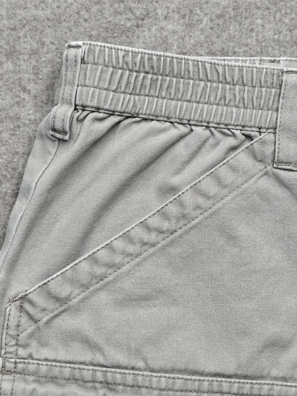 Y2K Cabela’s Men’s Cargo Shorts Size 40 Khaki Short Inseam Elastic Waist